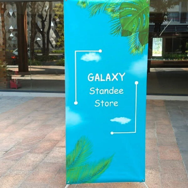 In standee quảng cáo – In đẹp, dựng nhanh Standee Chu X 1 Mat Gon Nhe Cho Su Kien01