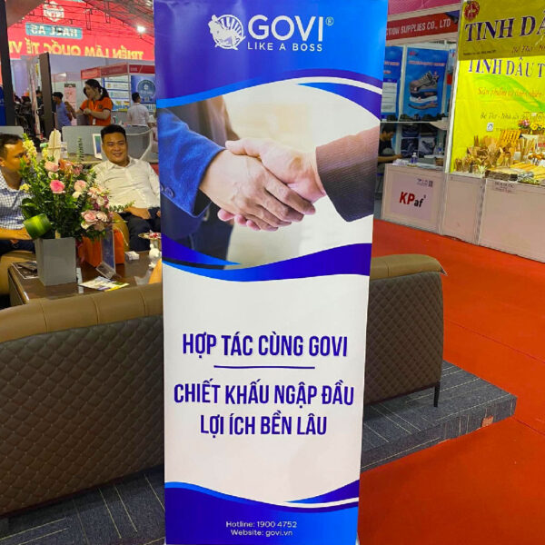 In standee quảng cáo – In đẹp, dựng nhanh Standee Cuon Nhom Cuong Luc 1 Mat04