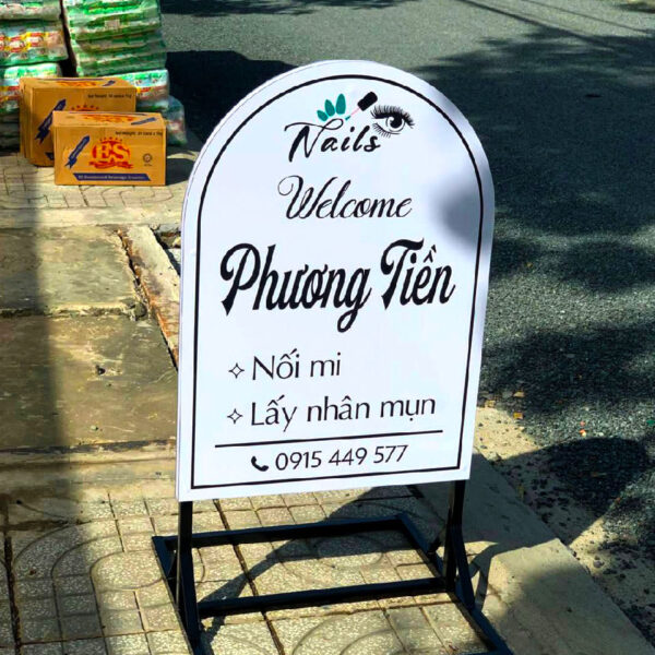In standee quảng cáo – In đẹp, dựng nhanh Standee Khung Sat Dung 2 Mat Decal Can Formex04