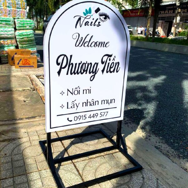 In standee quảng cáo – In đẹp, dựng nhanh Standee Khung Sat Dung 2 Mat Decal Can Formex07