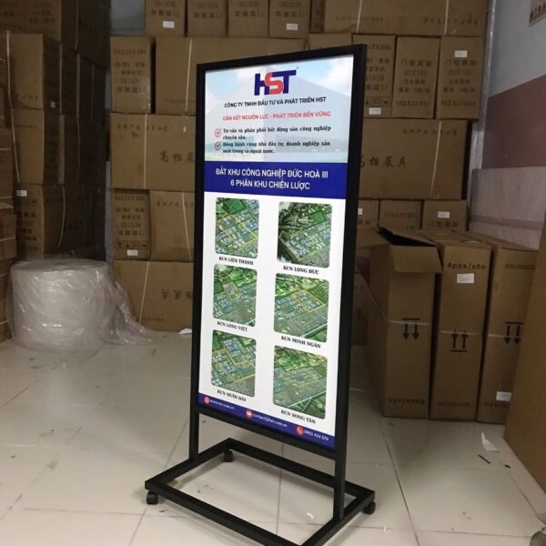 In standee quảng cáo – In đẹp, dựng nhanh Standee Khung Sat Dung 2 Mat Decal Can Formex10