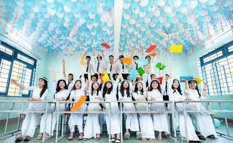 Kỷ Yếu: Lưu Giữ Khoảnh Khắc Tuổi Học Trò Vàng Son Ý Nghĩa Của Kỷ Yếu