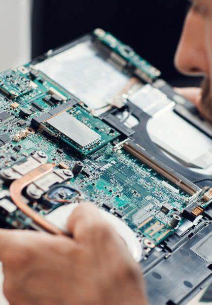 Sửa laptop, sửa máy tính xách tay Khi Nào Cần Đến Dịch Vụ Sửa Laptop Chuyên Nghiệp