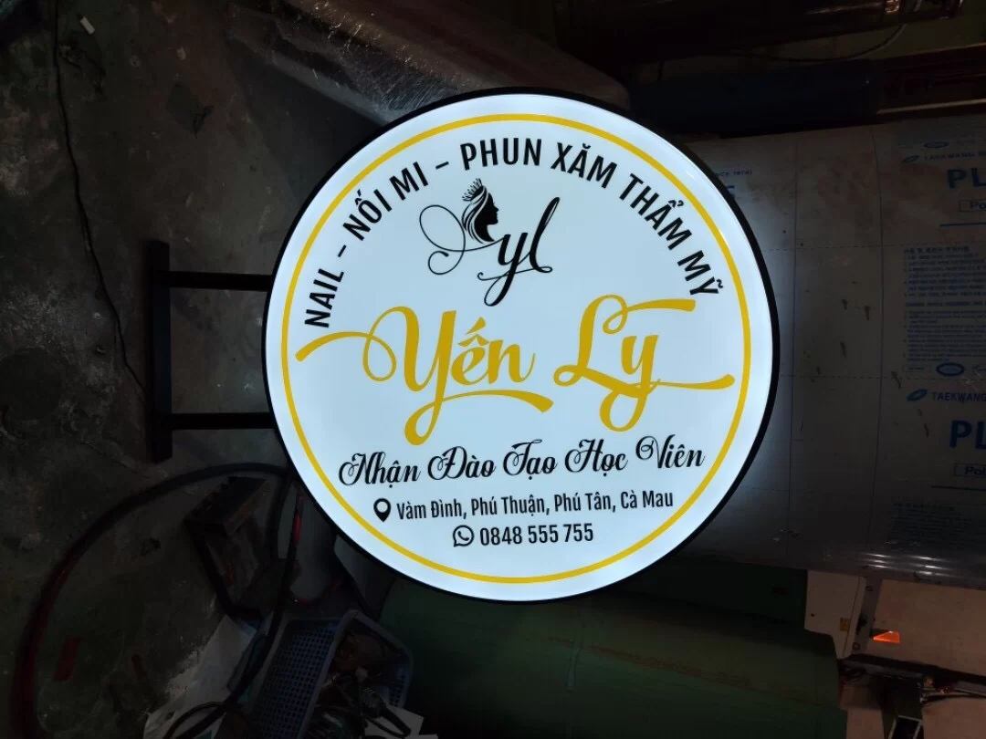 Biển vẫy mica hút nổi: Xu hướng quảng cáo 2024 Biển vẫy mica hút nổi 1