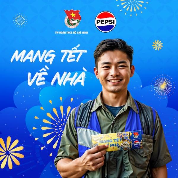 Gia đình sum vầy lì xì ngày Tết