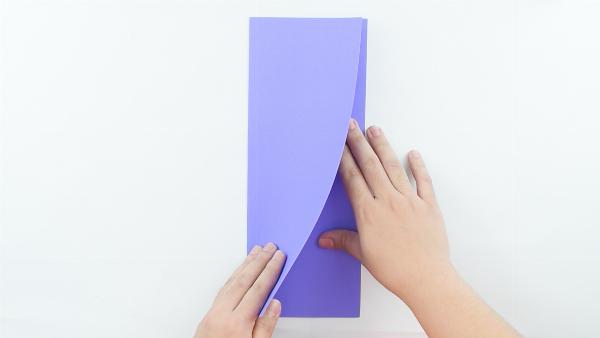 Gấp giấy Origami thành hình chiếc thuyền