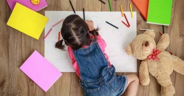 Tranh tô màu Doremon cho bé tập tô, rèn luyện kỹ năng vận động tinh, phát triển tư duy và khả năng sáng tạo.