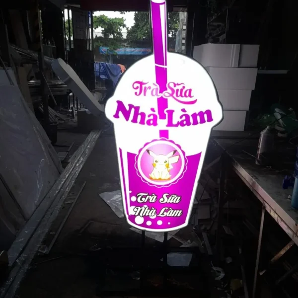 Bảng Hiệu Quán Trà Sữa Bảng hiệu quán trà sữa đẹp có thể quyết định đến 80% việc khách hàng có bước chân vào quán