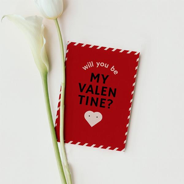 In thiệp Valentine chất lượng cao với kỹ thuật in offset, in nổi, ép kim trên giấy mỹ thuật.