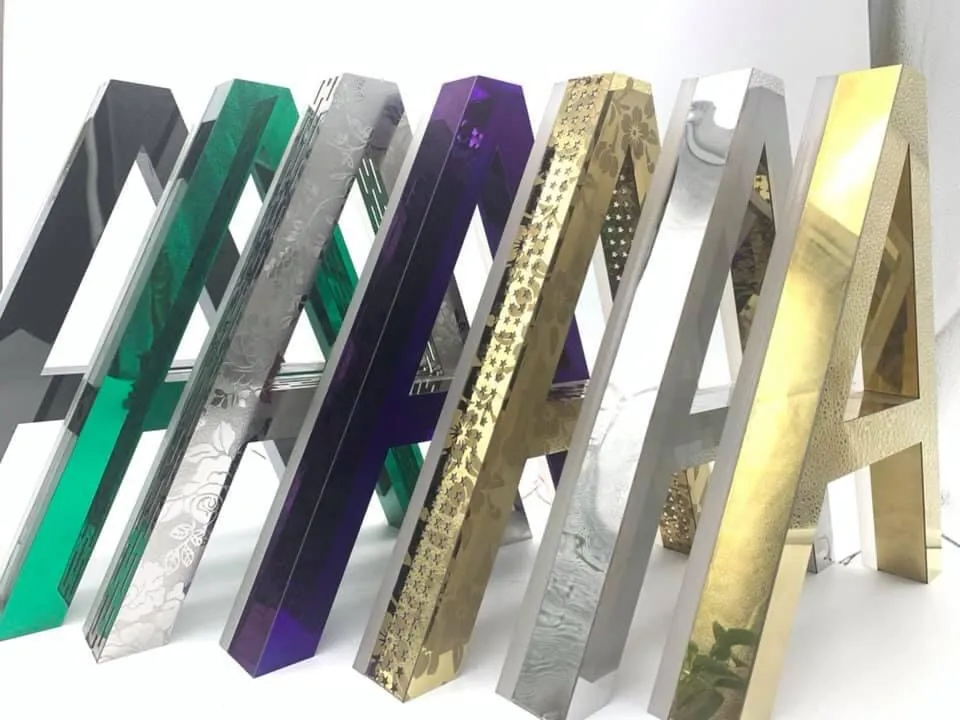 Top 30+ Chữ Nổi Inox Đẹp - Bắt Trend Thiết Kế Mặt Tiền! Chữ nổi inox mica là sự kết hợp hoàn hảo giữa inox và mica, tạo hiệu ứng ánh sáng đẹp mắt