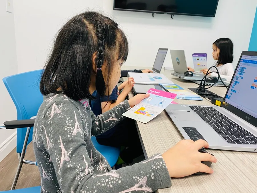 Tiết Kiệm Thời Gian: Đăng Nhập K12Online VN "Vèo Vèo" Để Vào Học Ngay! Hệ thống K12Online VN được thiết kế để tối ưu hóa thời gian, giúp học sinh và giáo viên tập trung vào việc học mà không bị phân tâm bởi các thao tác phức tạp