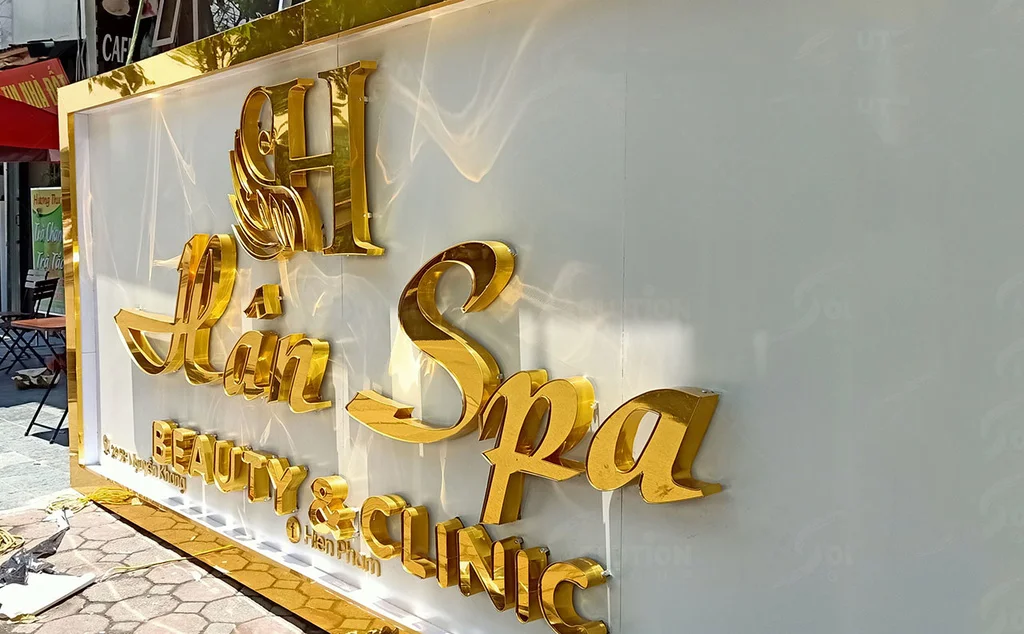 Top 30+ Chữ Nổi Inox Đẹp - Bắt Trend Thiết Kế Mặt Tiền! Chữ nổi inox không chỉ đẹp mắt mà còn bền bỉ, phù hợp với xu hướng thiết kế hiện đại