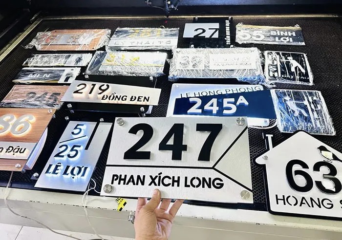 Tuyển Tập 50+ Mẫu Bảng Số Nhà, Biển Số Nhà Đẹp, Độc Đáo Nhất Hiện Nay! Năm 2025, các mẫu biển số nhà đẹp đang hướng đến sự kết hợp giữa công nghệ và thẩm mỹ