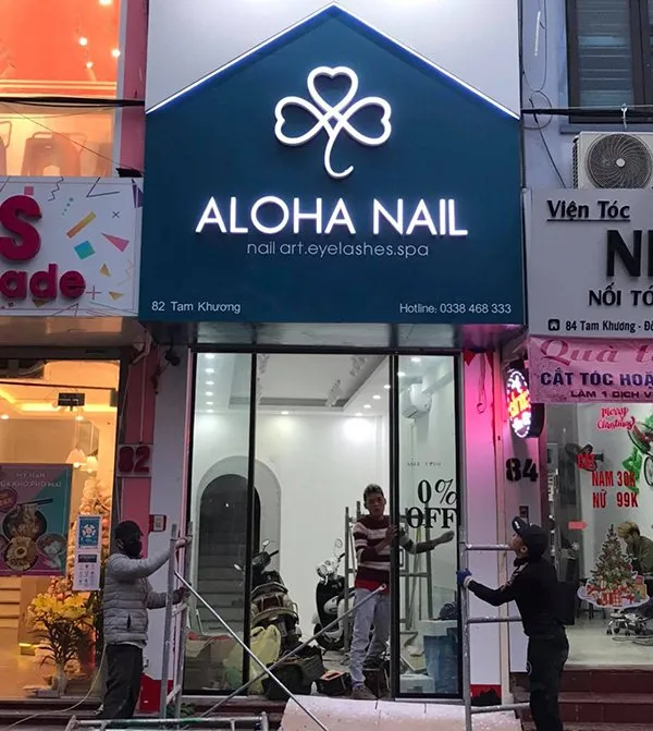 45+ Ý Tưởng Bảng Hiệu Tiệm Nail Đẹp "Chất Lừ" Cho Shop Thêm Độc Đáo Để bảng hiệu tiệm nail của bạn thực sự nổi bật và "không đụng hàng", việc cập nhật các xu hướng thiết kế mới nhất là vô cùng quan trọng