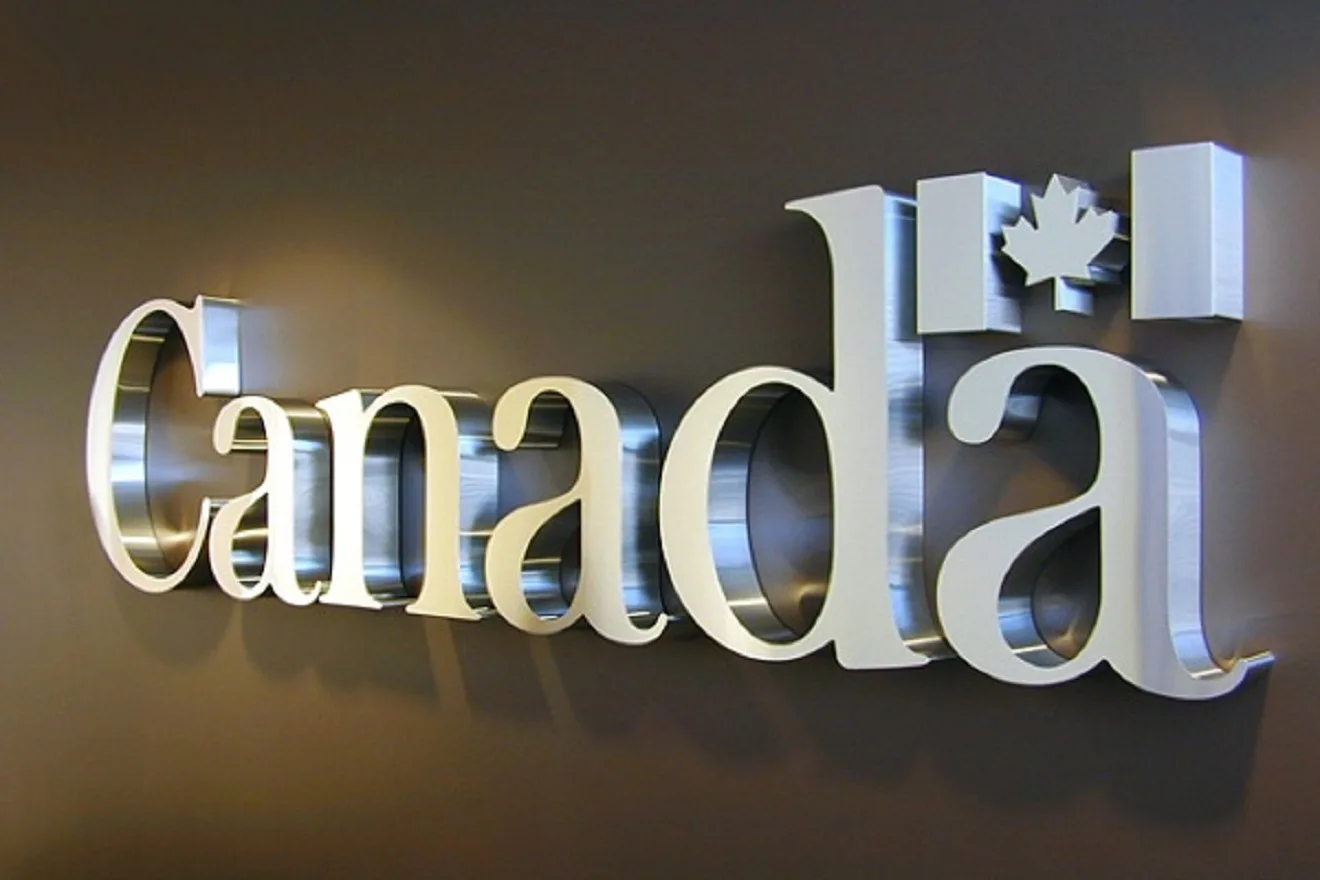 Tất Tần Tật Về Inox Xước Và Vị Thế Của Nó Trong Ngành Quảng Cáo Ngày Nay Inox xước quảng cáo đang trở thành lựa chọn hàng đầu trong ngành quảng cáo nhờ sự kết hợp hoàn hảo giữa thẩm mỹ và độ bền