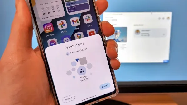 AirDrop là cách nhanh chóng để chia sẻ ảnh và tệp tin giữa iPhone/iPad và Macbook trong hệ sinh thái Apple.