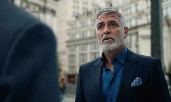 Cảnh trong phim Flash (2023) có George Clooney xuất hiện