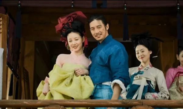 Go Soo trong trang phục cổ trang phim "Thợ May Hoàng Gia" (The Royal Tailor) 2014