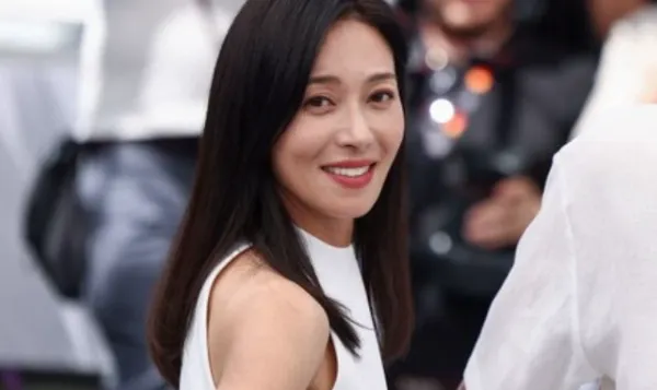 Jang Young Nam làm khách mời trong chương trình Câu Chuyện Ngày Bạn Cắn Đuôi Mình Mùa 3