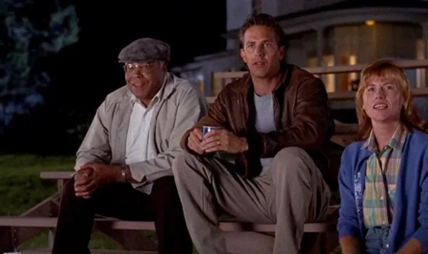 Kevin Costner trong vai Ray Kinsella phim 'Cánh Đồng Mơ Ước' (Field Of Dreams)