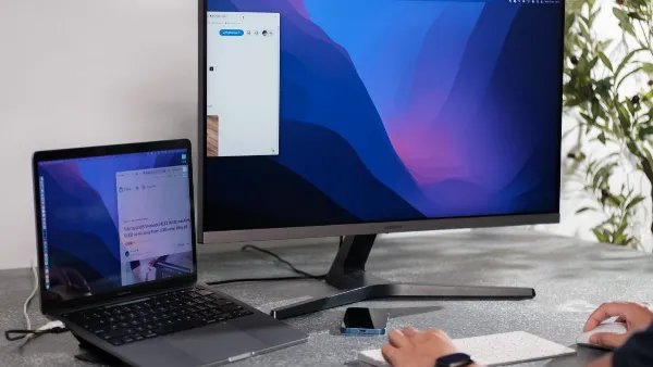 Cách khắc phục màn hình laptop bị thu nhỏ 2 bên đen đơn giản Kiểm tra cáp và cài đặt kết nối khi sử dụng màn hình ngoài có thể giúp khắc phục lỗi thu nhỏ màn hình.