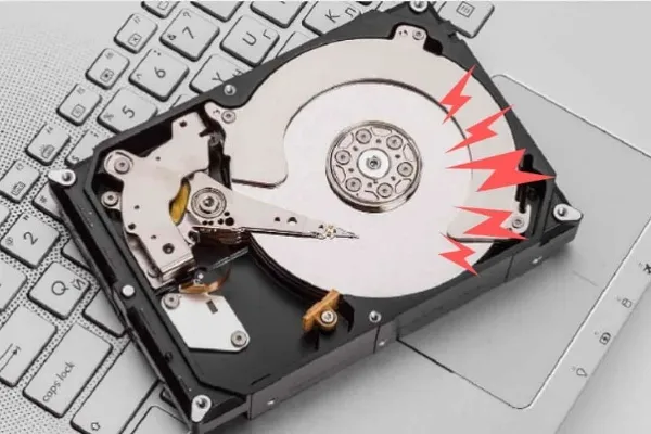Laptop bị đơ không tắt được? Nguyên nhân và cách khắc phục Kiểm tra ổ cứng - lỗi ổ đĩa có thể là nguyên nhân khiến laptop bị đơ cứng