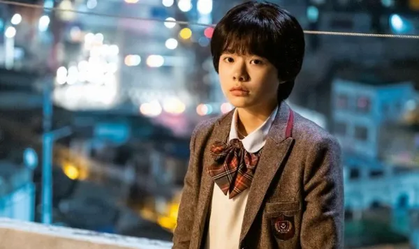 Lee Jae In đóng vai Han Dong-hee trong phim truyền hình Thế Giới Tươi Đẹp