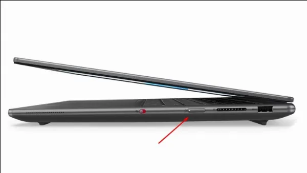 Nút nguồn laptop Lenovo ở đâu? Cách mở laptop không cần nút nguồn Nút nguồn laptop Lenovo đặt ở cạnh bên thân máy, thường thấy trên các mẫu Yoga.