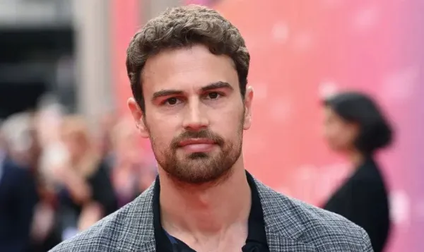 Theo James - diễn viên người Anh trong các phim và chương trình truyền hình nổi bật