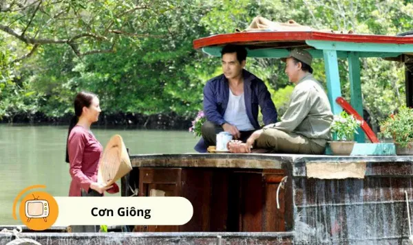 Thủy Phạm trong vai nữ đặc vụ sắc sảo Linh phim Đặc Vụ Ở Macau