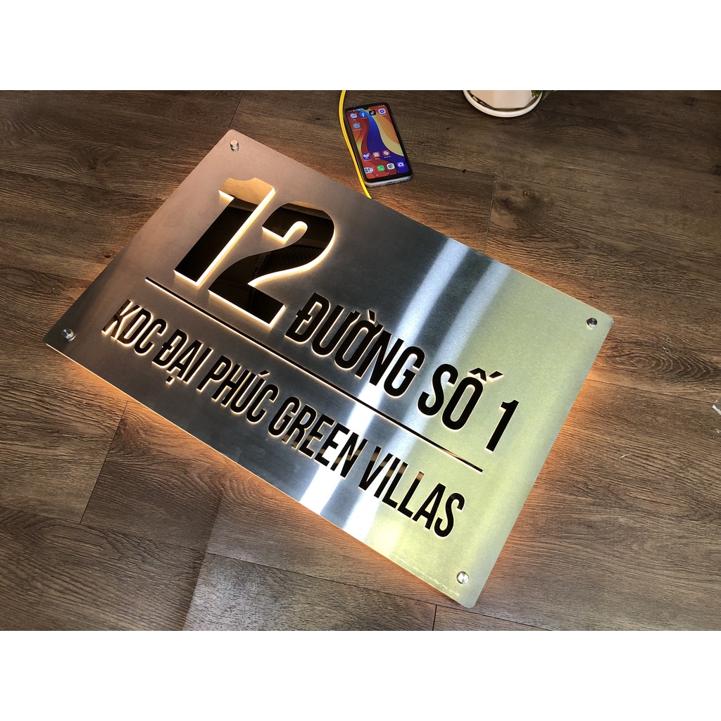 Biển Số Nhà. Có đèn LED Inox Vàng + inox xước, số nổi 10mm chân mica trong mặt inox vàng, ngoài trời. BSN-QC24H017