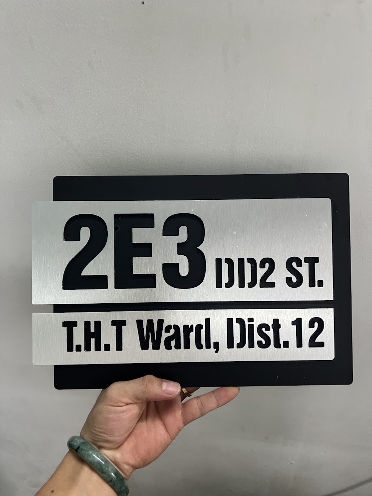 Biển Số Nhà - Nền Mica đen + nội dung khắt CNC chìm - BSN-QC24H002