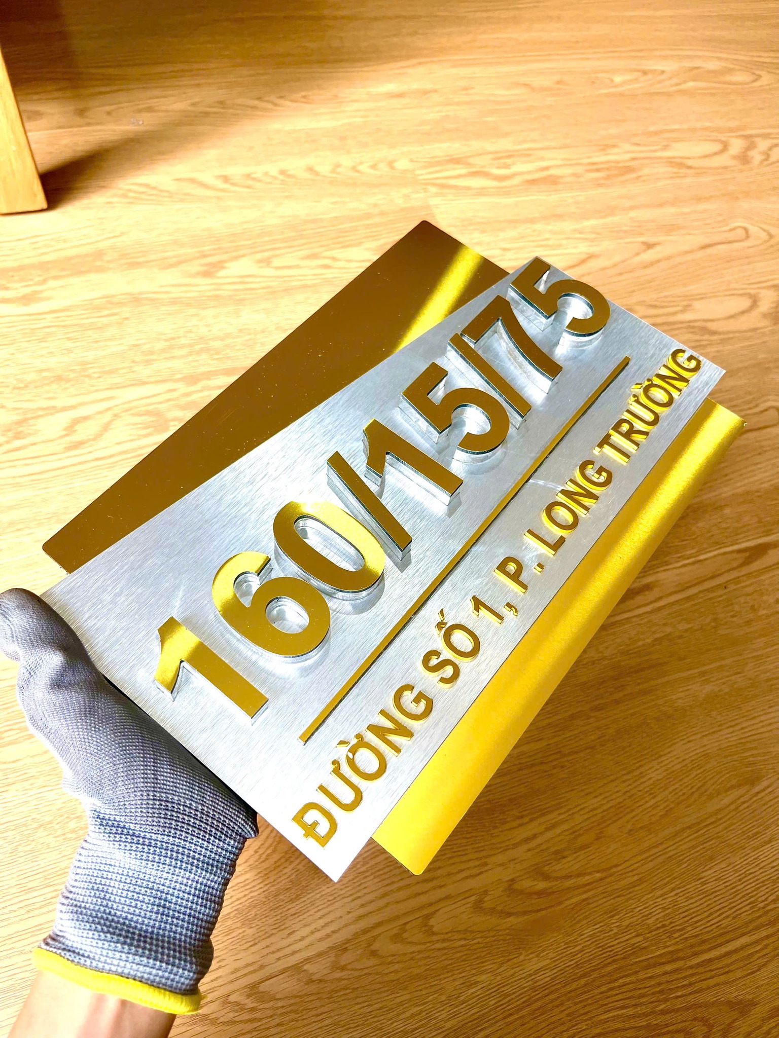 Biển Số Nhà - Nền vàng sang trọng + hợp phong thủy. BSN-QC24H005