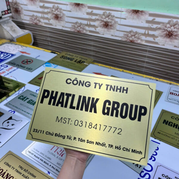 Biển tên công ty đẹp bang cong ty alu 32