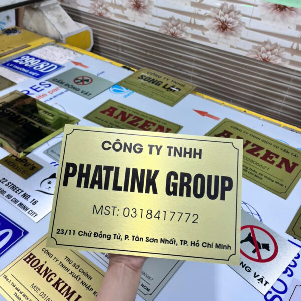 Biển tên công ty đẹp bang cong ty alu 45