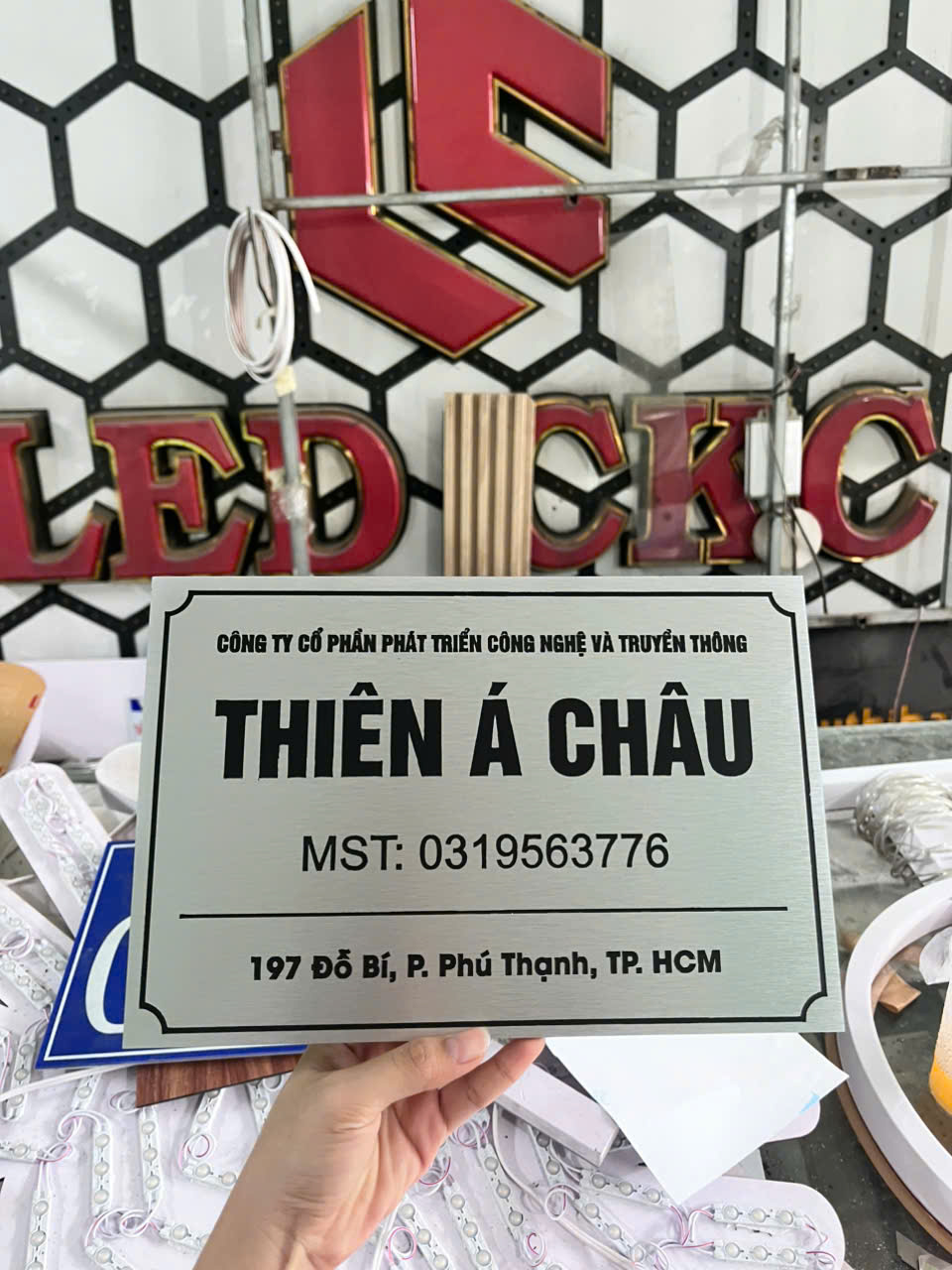Bảng địa điểm kinh doanh in có liền bang cong ty alu 96