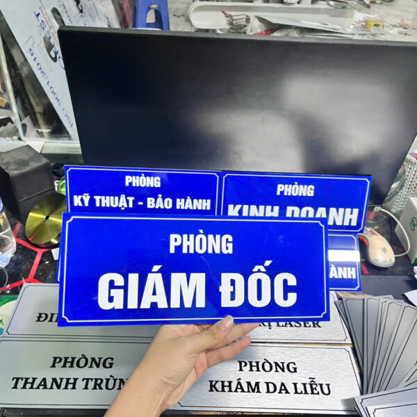 Biển tên công ty đẹp bien cong ty mica 11