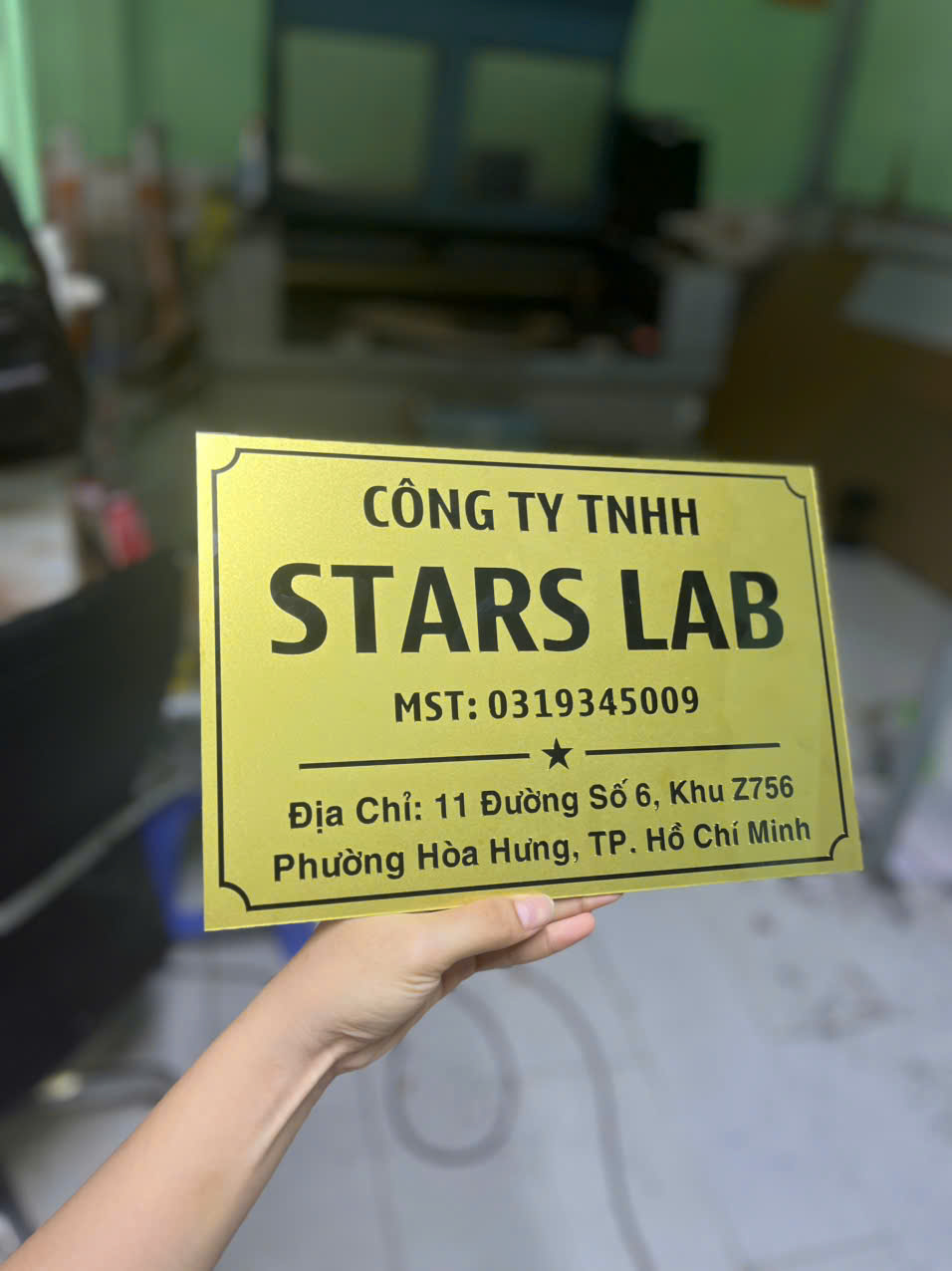 Làm Bảng Hiệu Công Ty bien cong ty mica 14