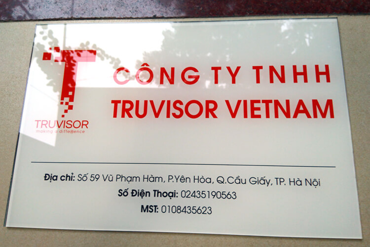 Làm Bảng Hiệu Công Ty bien cong ty mica 17