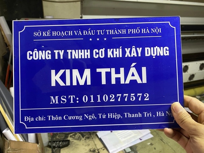 Dịch Vụ In Nhanh bien cong ty mica 23