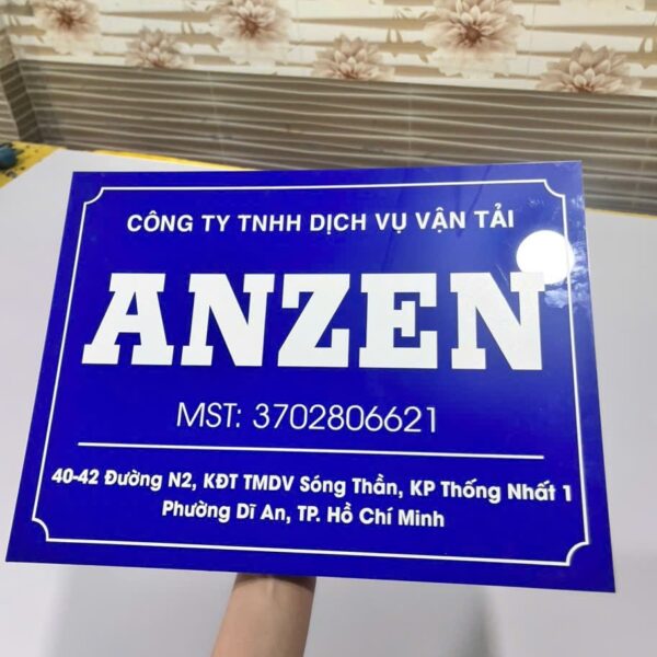 Biển tên công ty đẹp bien cong ty mica 7