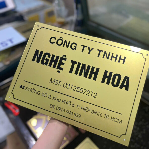 Biển tên công ty đẹp bien cong ty mica 9